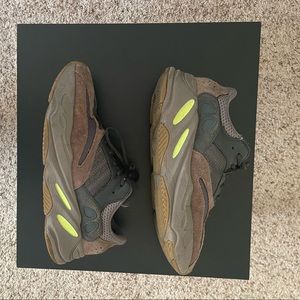 Yeezy 700 Mauve